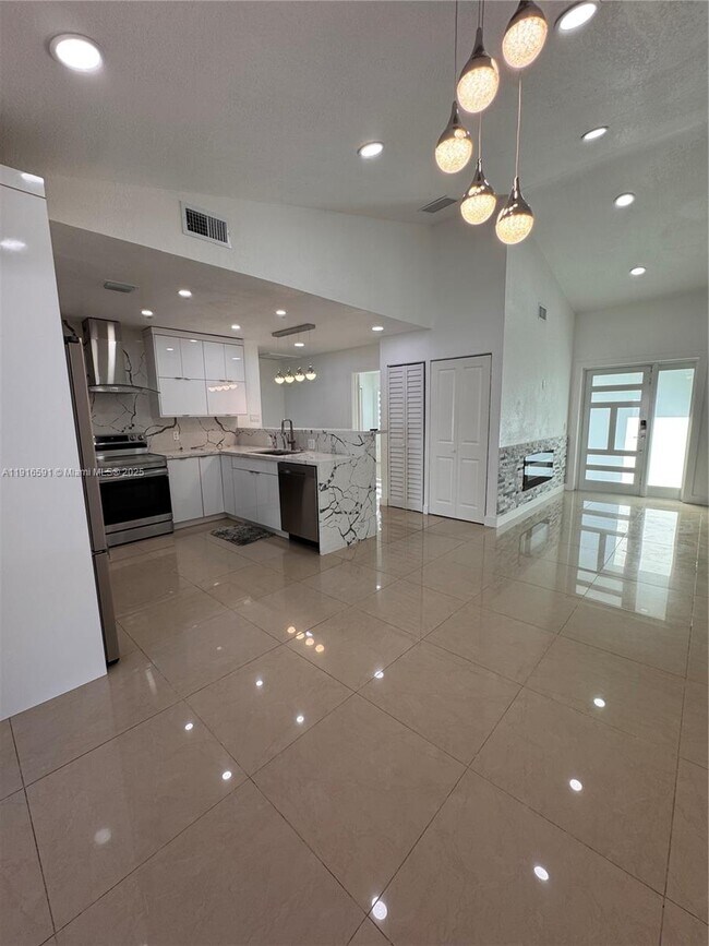 Building Photo - 20521 SW 125th Ave