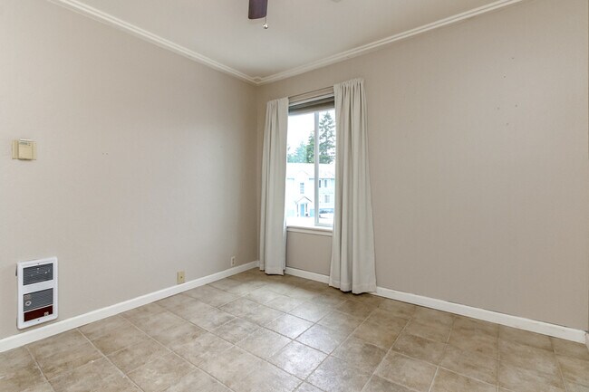 Building Photo - 625 N Jackson Ave