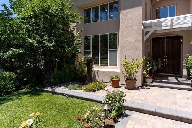 Building Photo - 7371 Westcliff Dr