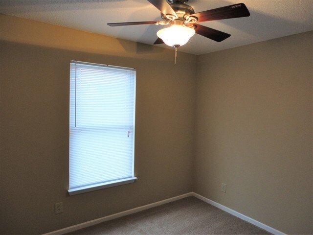 Building Photo - 9211 Wandflower Dr