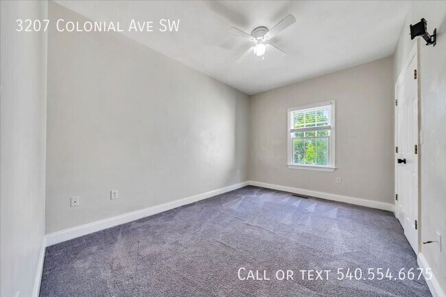 Building Photo - 3207 Colonial Ave SW