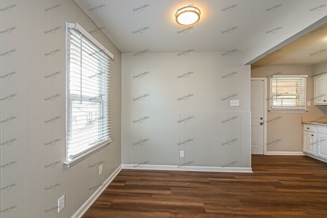 Building Photo - 9418 Echo Ln