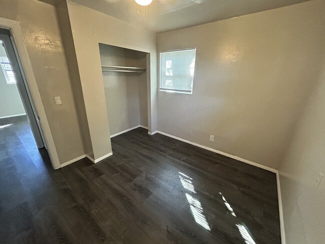 Building Photo - 5510 N Johnstown Ave