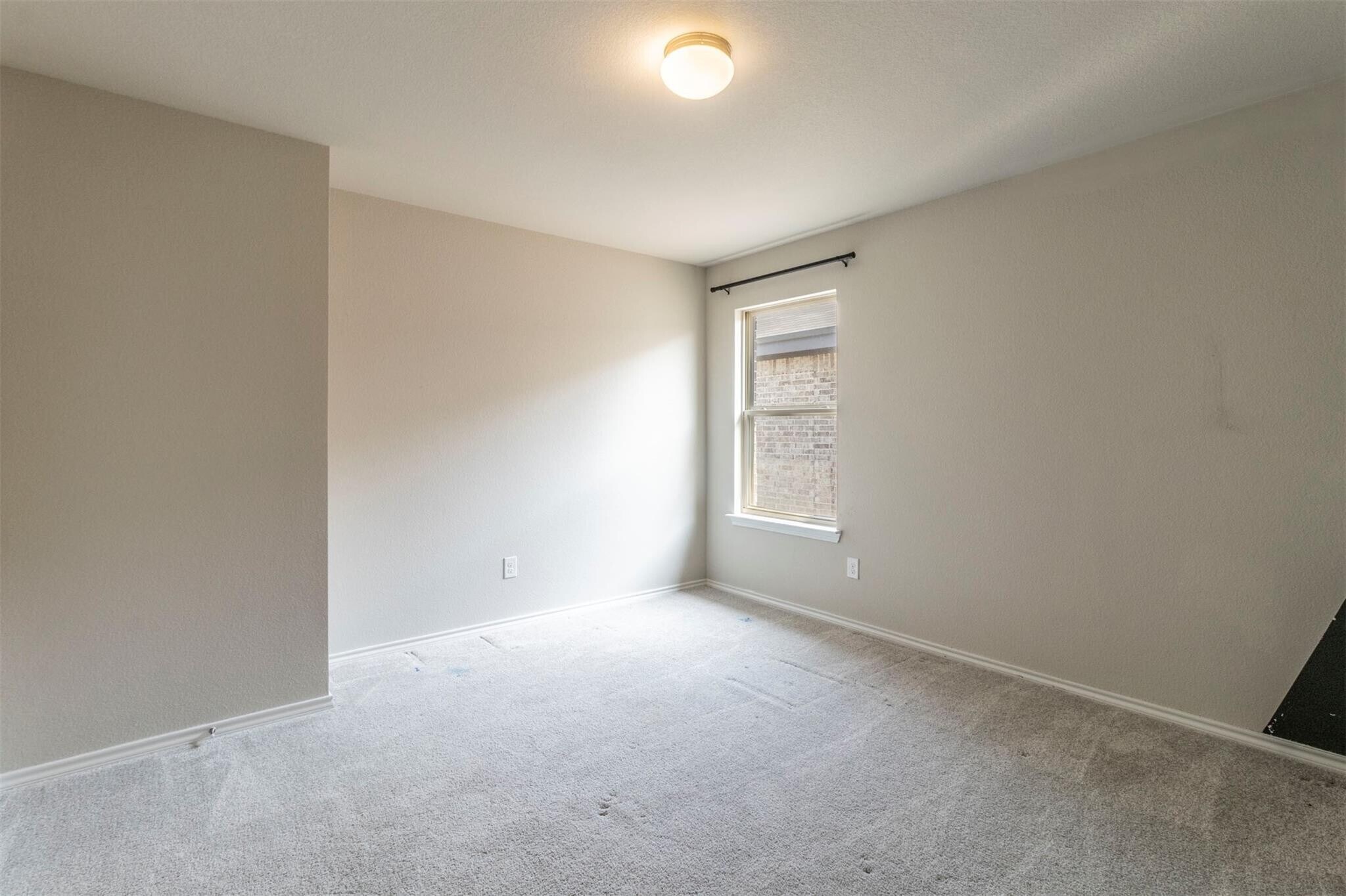Building Photo - 1800 Emilia Dr