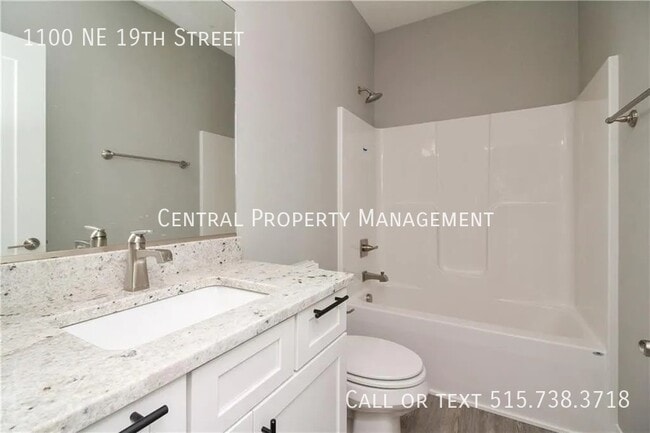 Building Photo - 1100 NE 19th St