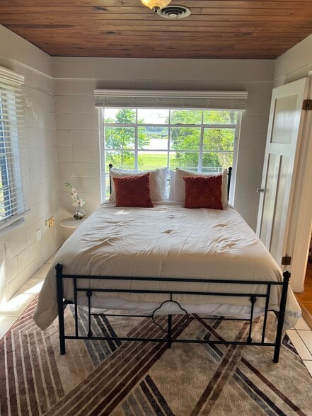 Building Photo - 8330 Honolulu Dr