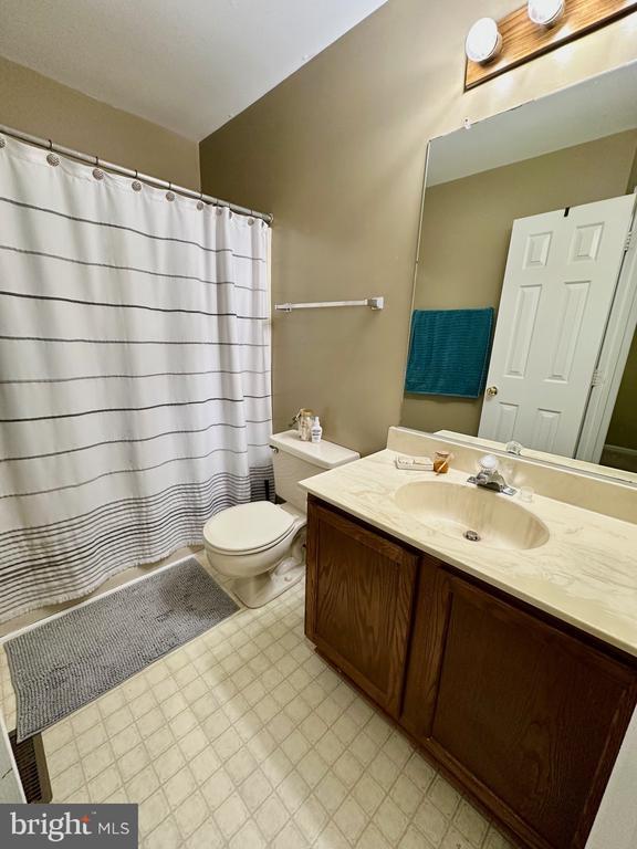 Building Photo - 1104 Wind Ridge Dr