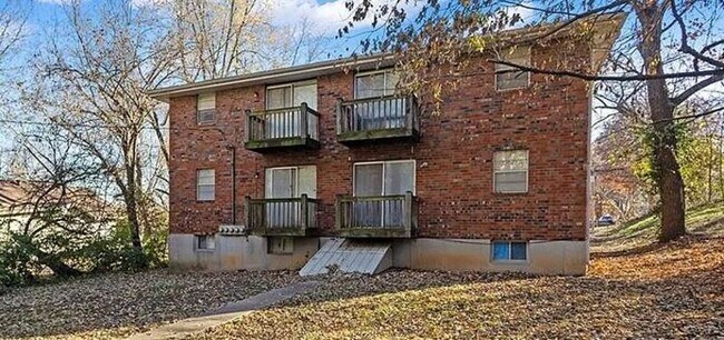 Building Photo - 904 E Frederick St