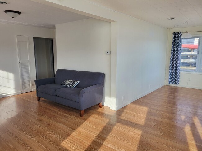 Living Room with DR View 1 - 5207 N Shore Dr