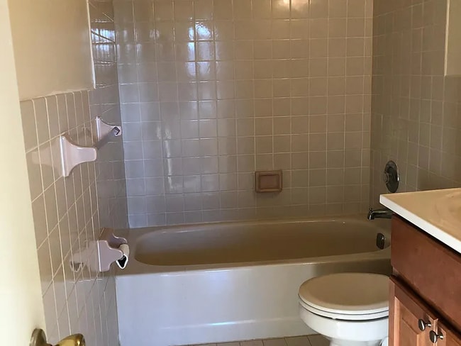 Building Photo - 550 Central Ave