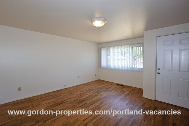 Building Photo - SE Tenino St - Brentwood-Darlington ranch-style 3 bedroom home