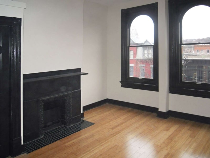 Building Photo - 2010 E Carson St