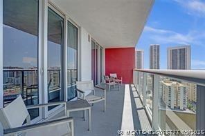 Building Photo - 2602 E Hallandale Beach Blvd