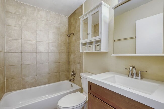 Building Photo - ALL Utilities Included!