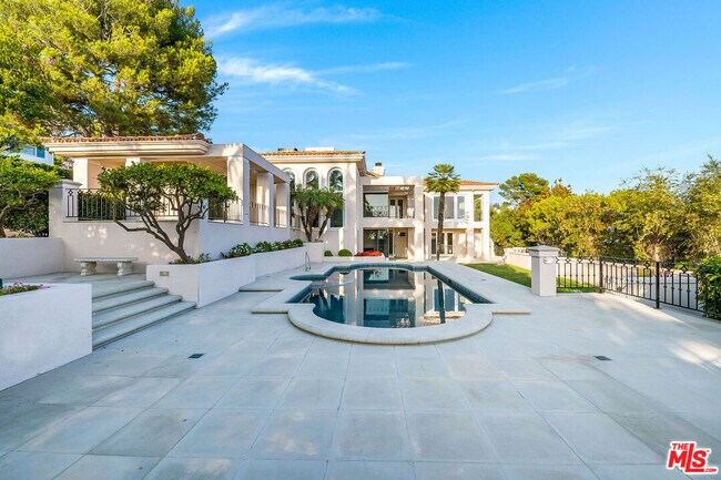 Building Photo - 1136 Calle Vista Dr