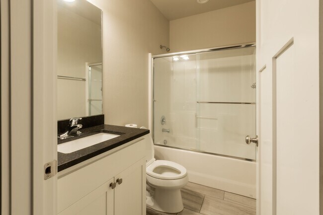 Building Photo - 16 Naomi Rose Ln