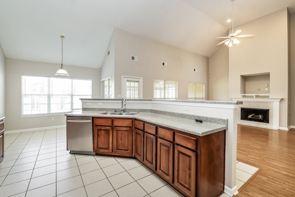 Building Photo - 2848 Rutherford Dr