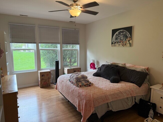 Building Photo - 3129 Ollerton Ave