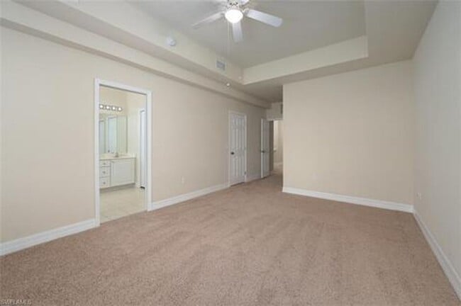 Building Photo - Move in ready 3 bedroom 2.5 bathroom townhome