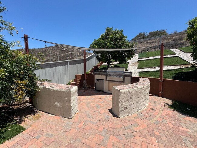 Building Photo - 3450 Rancho Diego Cir