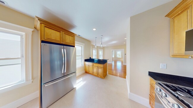 Building Photo - 27 Champney St