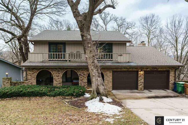Building Photo - 845 Hidden Hills Dr