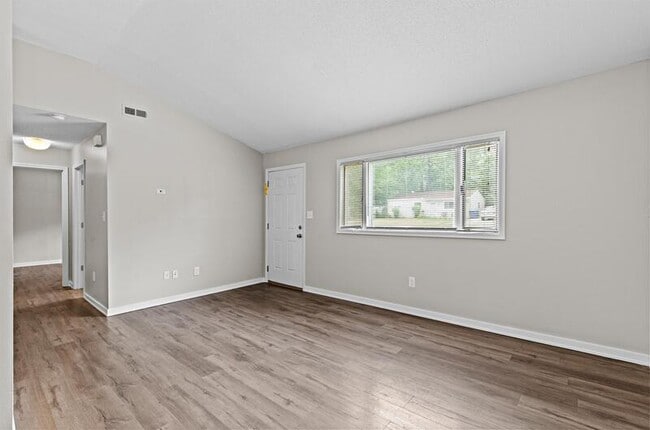 Building Photo - 1415 Plaza Pl