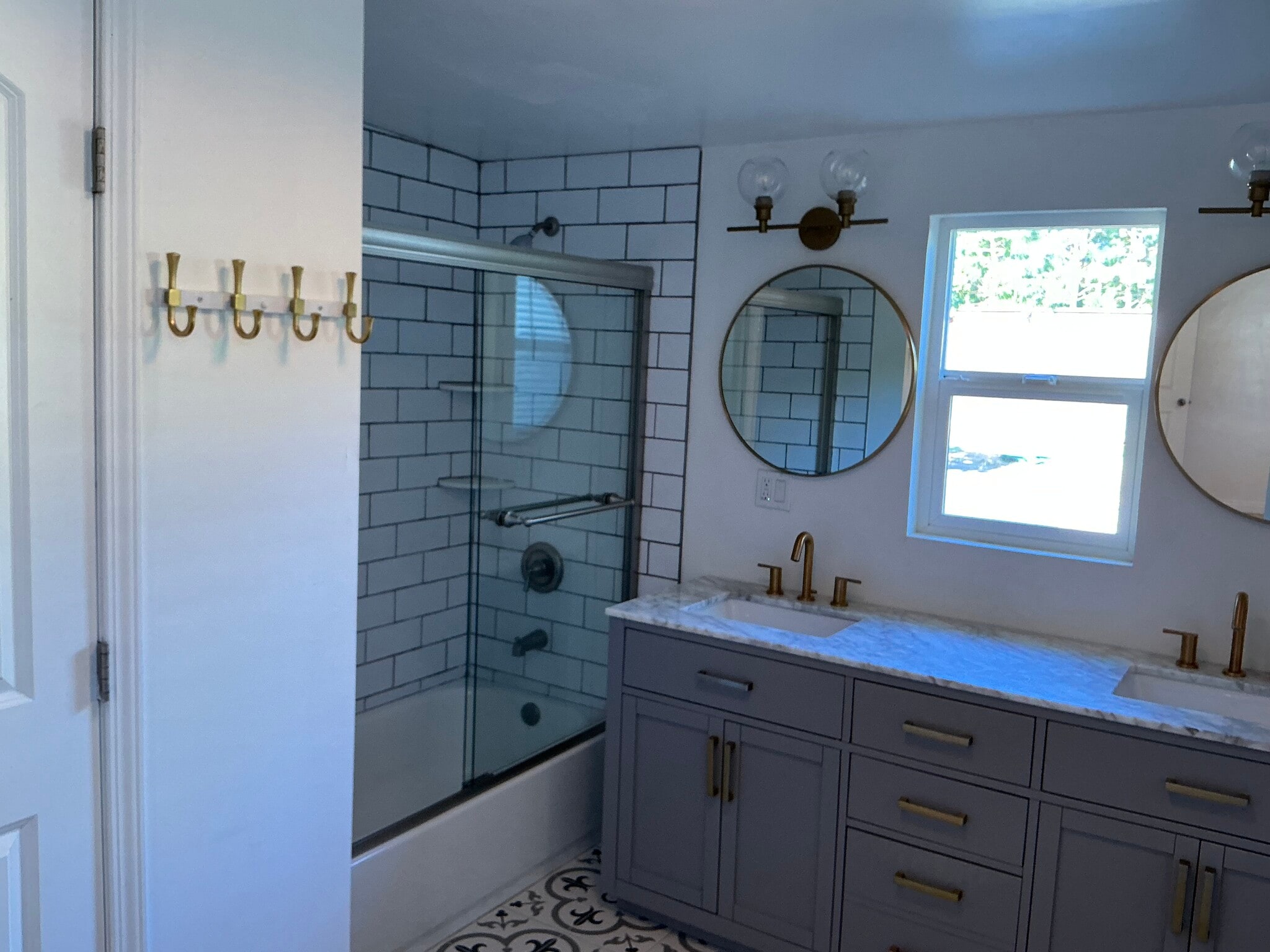 Building Photo - 10713 Esther Ave