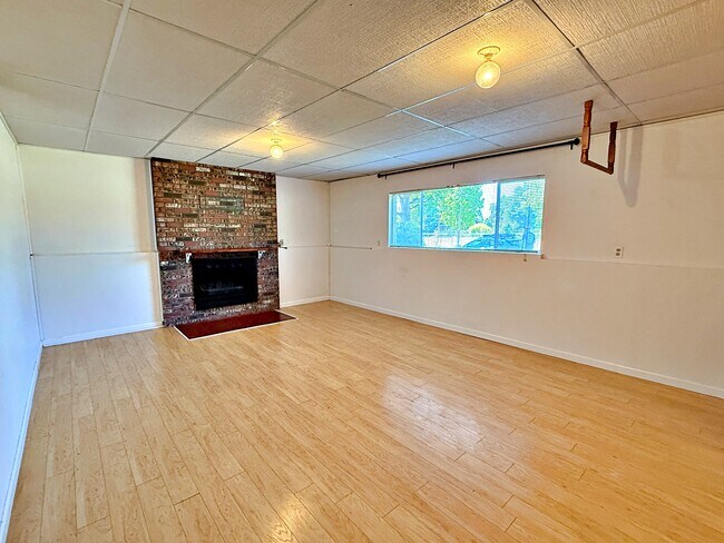 Building Photo - 2746 SE 73rd Ave