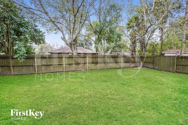 Building Photo - 2718 N Brompton Dr