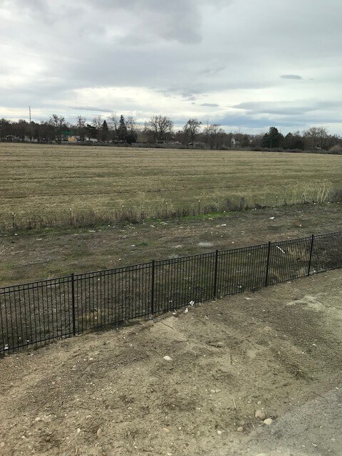 Building Photo - 4-Bedroom, 2.5-Bath Home with a 3-Car Garage and a Fully Fenced Backyard with No Rear Neighbors.