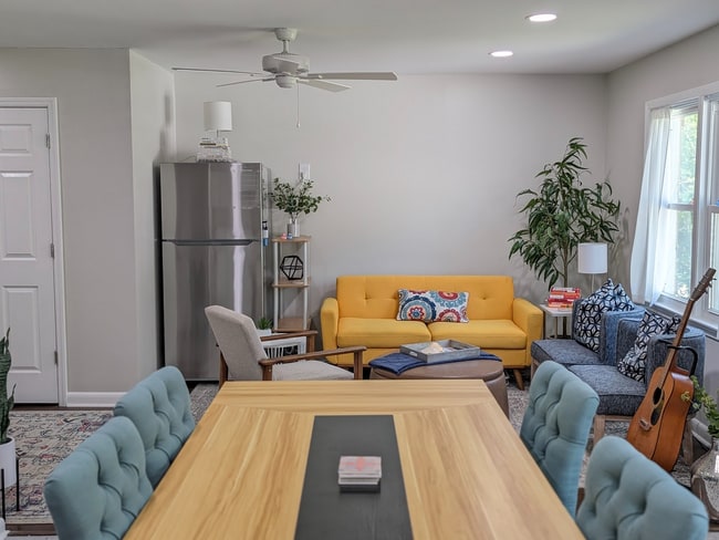 Building Photo - 4523 W Montague Ave