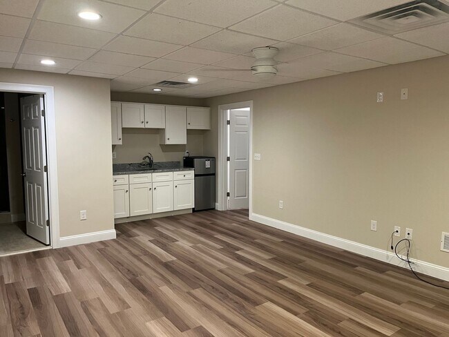 Building Photo - Lawton Lane Management