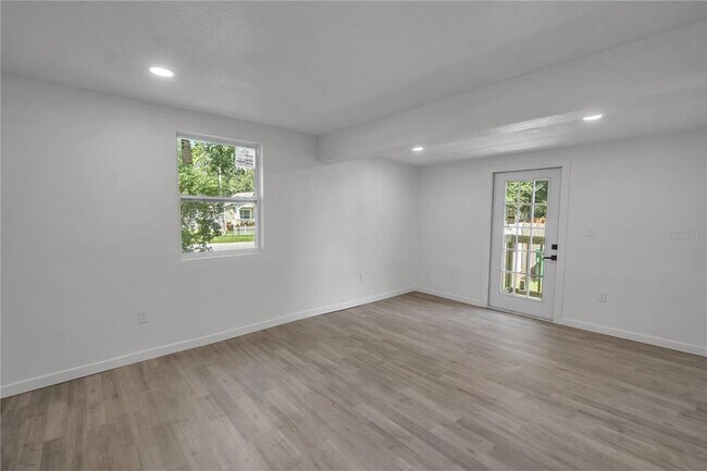 Building Photo - 107 W Virginia Ave