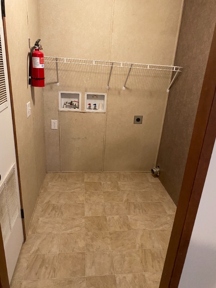 Building Photo - 1951 Borman Ct