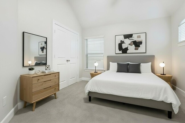 Building Photo - 5166 Oasis Park Ln