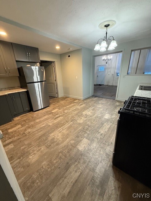 Building Photo - 13 Elm St