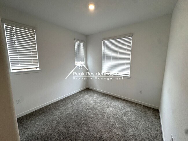 Building Photo - Brand New 4bd/2.5a Rancho Cordova Home With Loft-Must See!