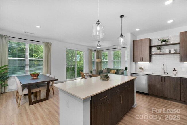 Building Photo - 9821 Research Dr