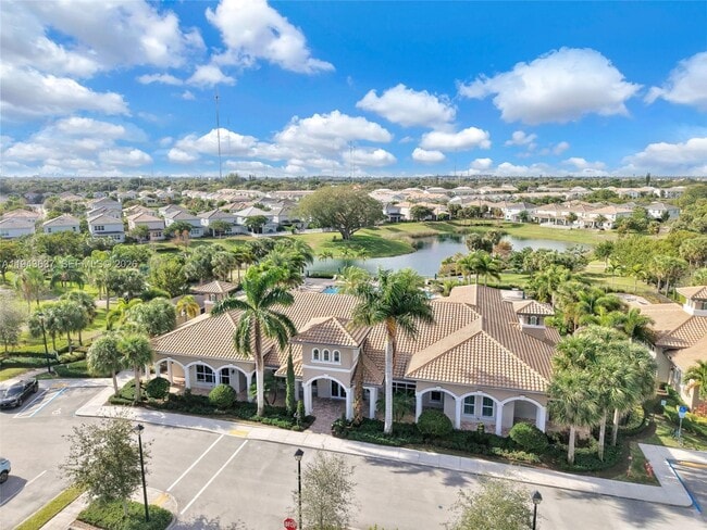 Building Photo - 964 Banyan Dr