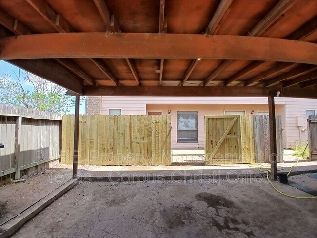 Building Photo - 5001 Middlecoff Cir