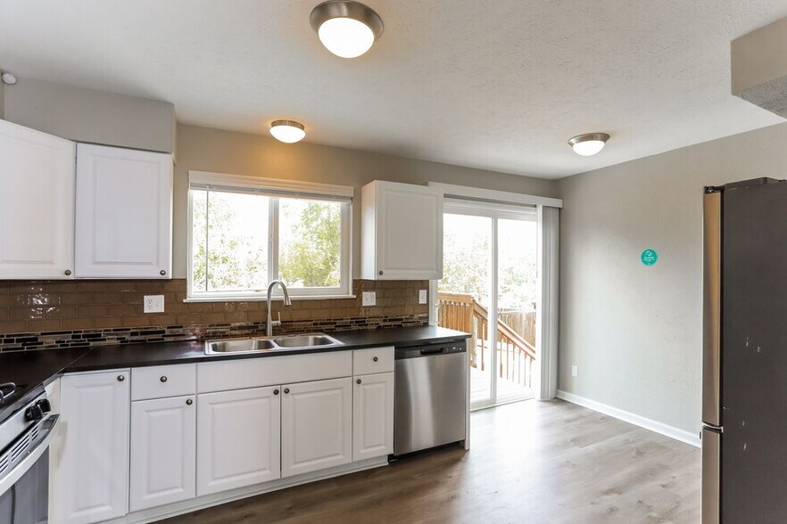 Building Photo - 2959 W 11th Ave Cir