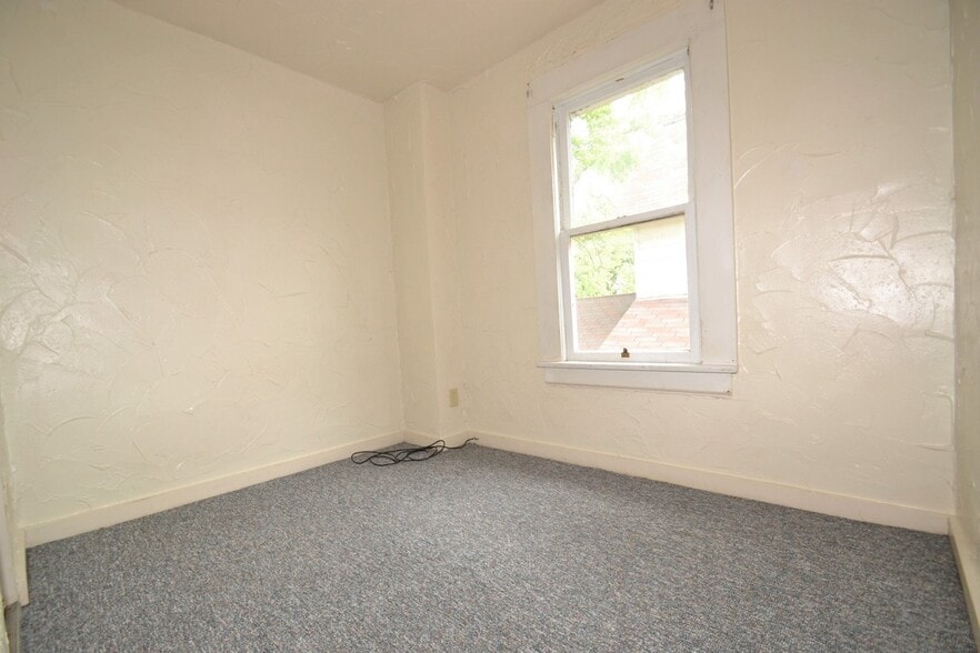 Building Photo - 406 Kling St