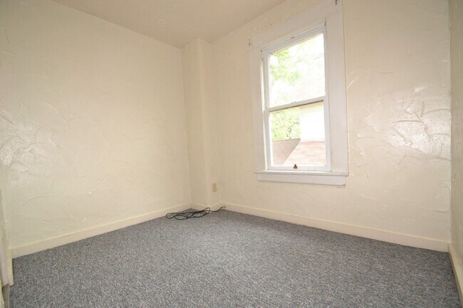 Building Photo - 406 Kling St