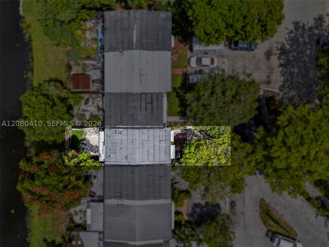 Building Photo - 3609 Townhouse Ct