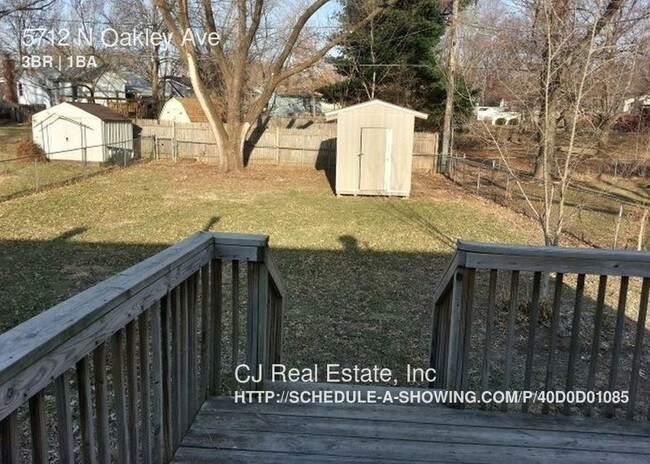 Building Photo - 5712 N Oakley Ave