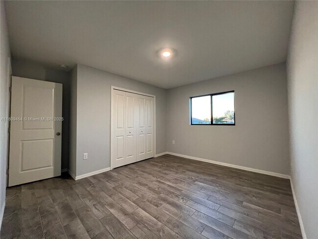 Building Photo - 1106 NW 21st Terrace