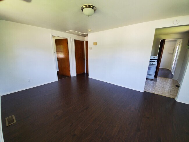 Building Photo - 3325 Downes St