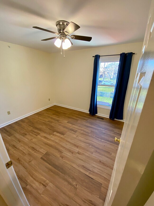 Building Photo - 8705 Mill Run Dr