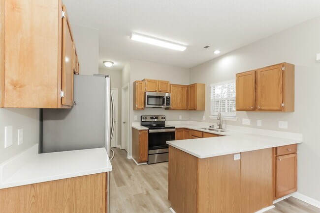 Building Photo - 1612 Gordon Walters Dr